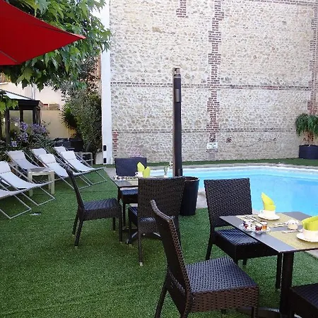 Le Trophee Boutique Spa- La Loggia ドーヴィル