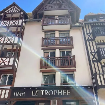 ホテル Le Trophee Boutique Spa- La Loggia ドーヴィル