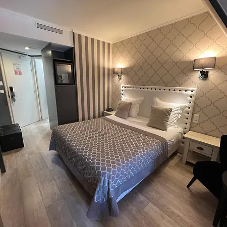 Le Trophee Boutique Spa- La Loggia ドーヴィル