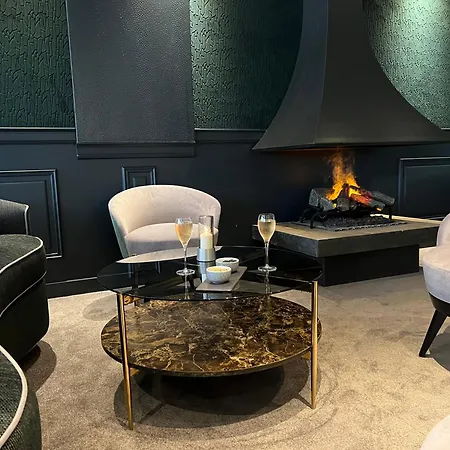 Le Trophee Boutique Spa- La Loggia ホテル