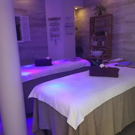 Le Trophee Boutique Spa- La Loggia ホテル