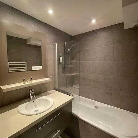 Le Trophee Boutique Spa- La Loggia Hotel