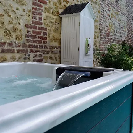 Le Trophee Boutique Spa- La Loggia Deauville